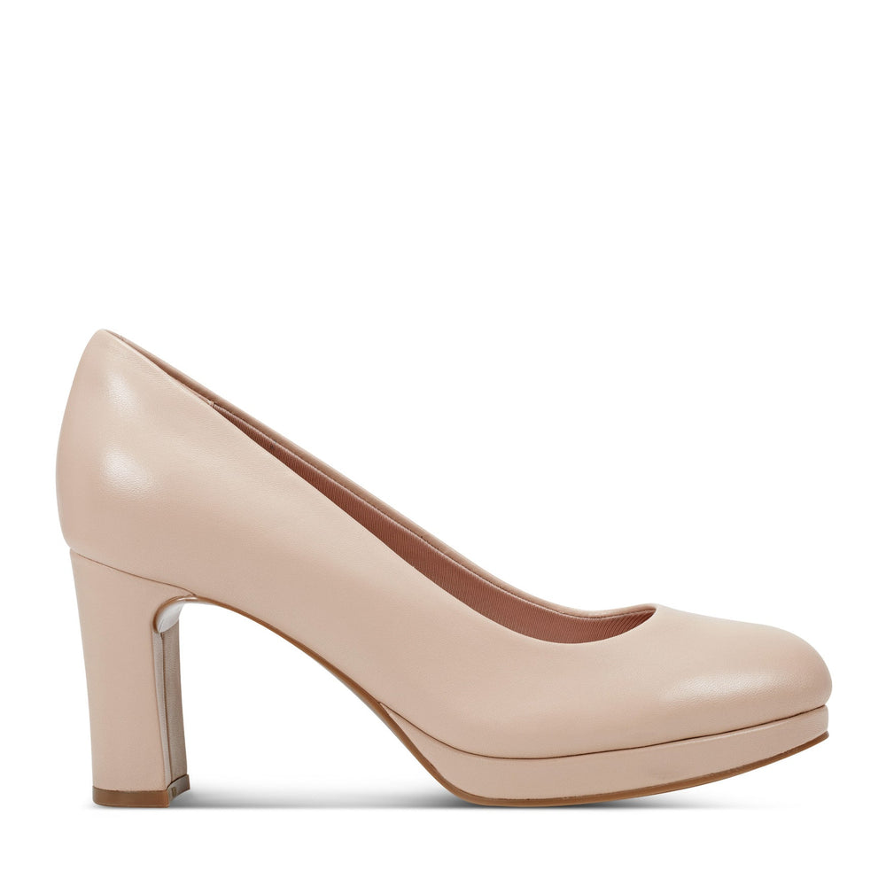 Rockport / Carmen Total Motion Platform Pumps