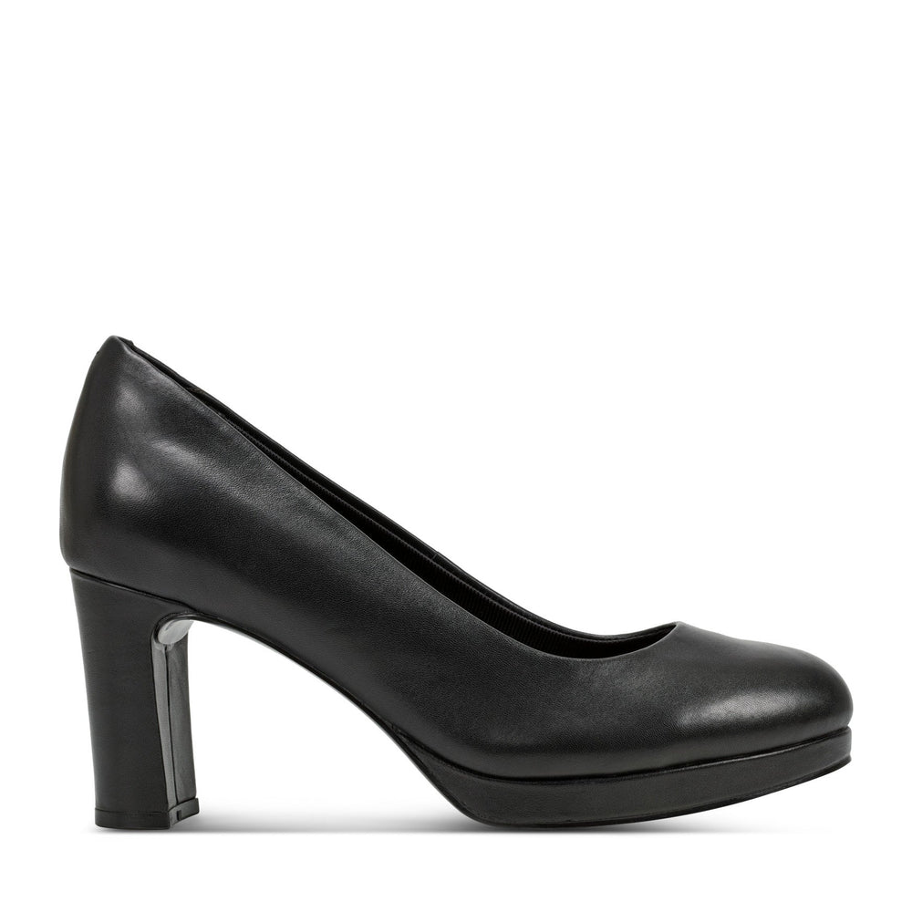 Rockport / Carmen Total Motion Platform Pumps